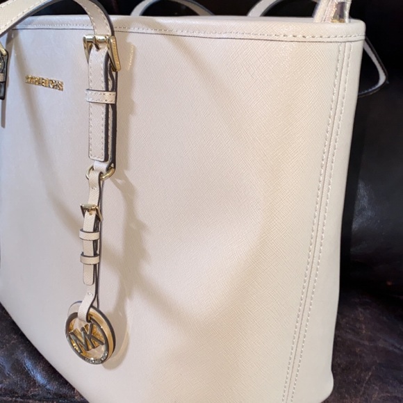 Michael Kors purse - Picture 4 of 5
